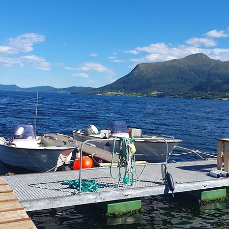 Holiday Home Kvernesfjorden Steinsgrenda المظهر الخارجي الصورة