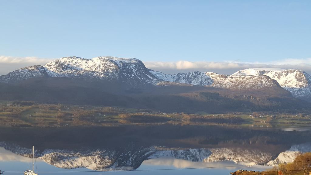 Holiday Home Kvernesfjorden Steinsgrenda المظهر الخارجي الصورة