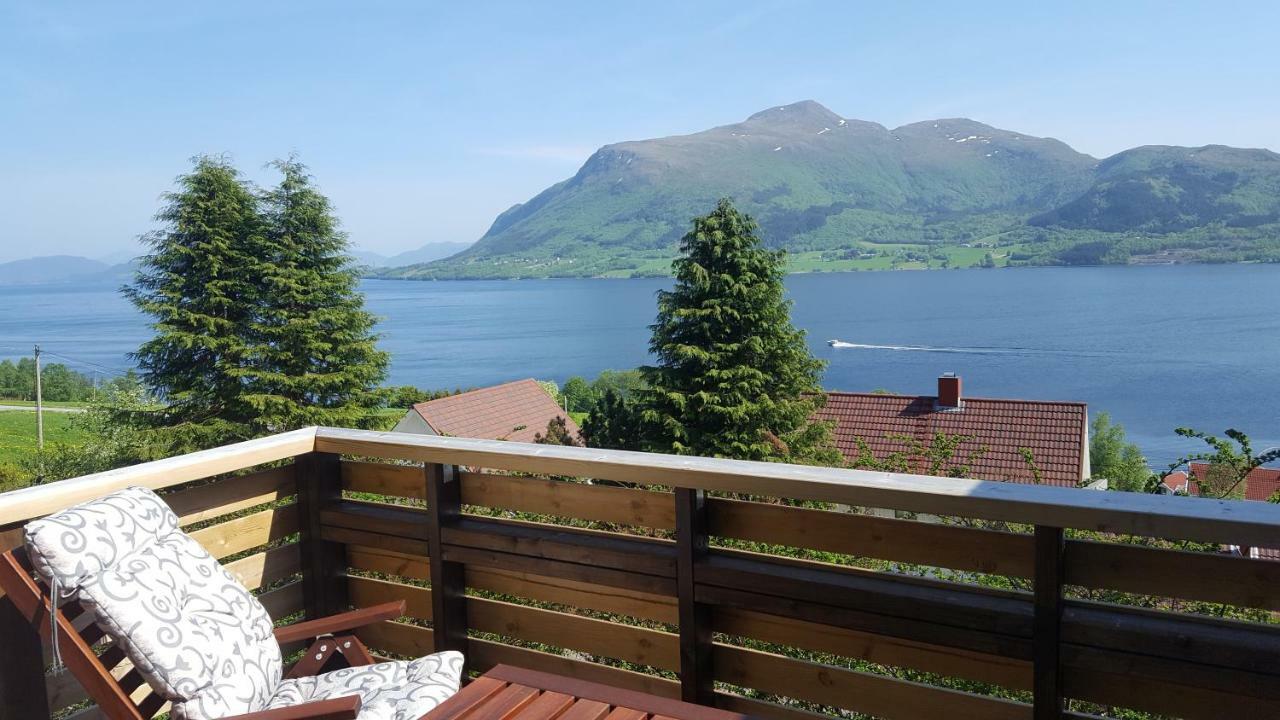 Holiday Home Kvernesfjorden Steinsgrenda المظهر الخارجي الصورة